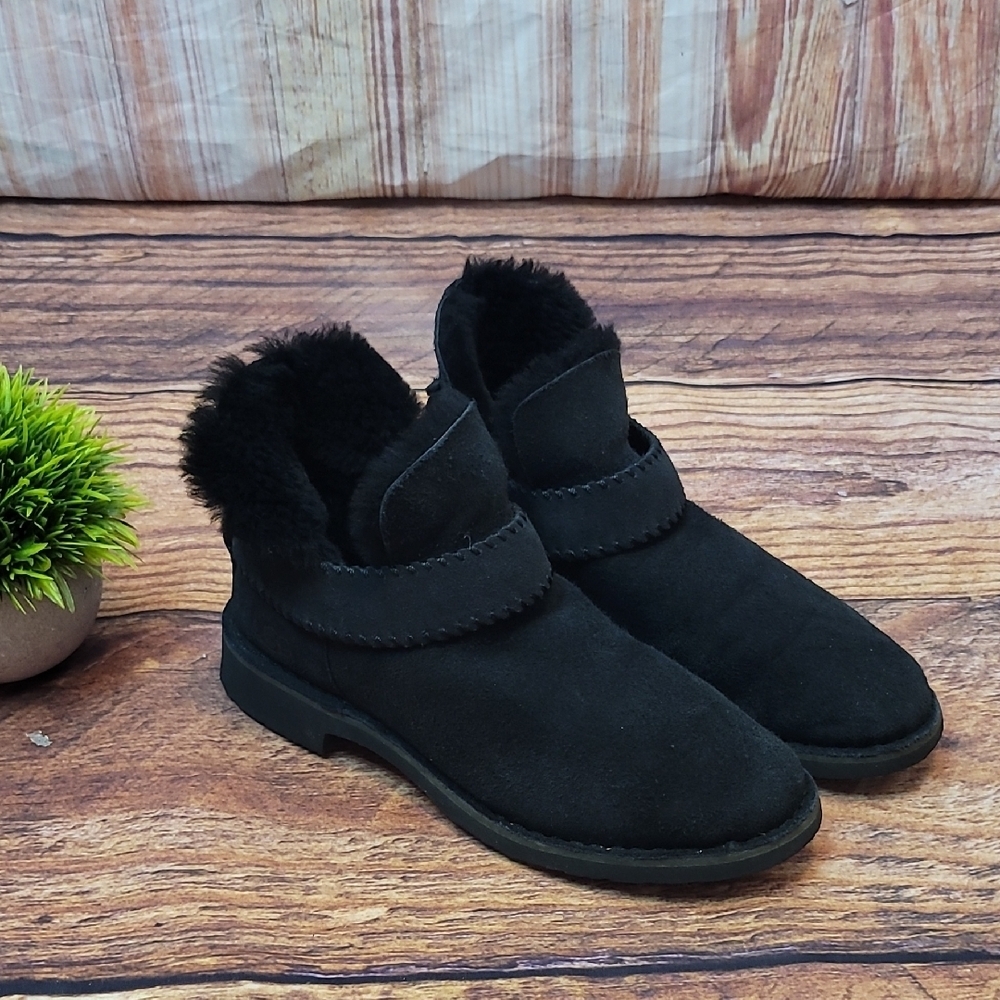 UGG McKay Boots - Picture 4 of 16